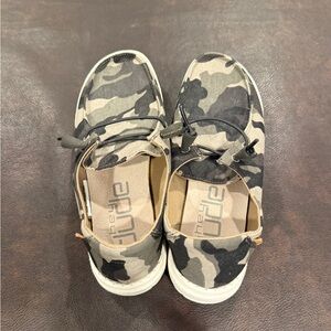 Hey Dude Women’s Wendy Camo Shoes